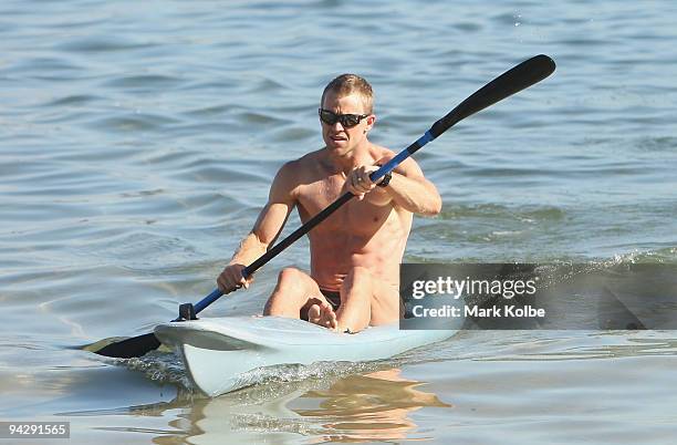 Ryan O'Keefe paddles to shore during a Sydney Swans pre-season kayaking fitness session on Sydney Harbour at Rose Bay on December 12, 2009 in Sydney,...