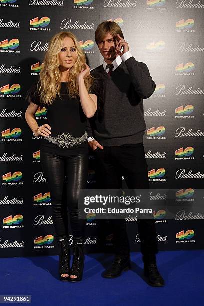 Carlos Baute and Marta Sanchez attend 40 Principales Awards winners and performers photocall at Sports Palace on December 11, 2009 in Madrid, Spain.