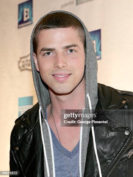 MuchMusic VJ Jesse Giddings attends the AMEX Exclusive Gala Screening of the movie "The Imaginarium of Doctor Parnassus" at The Carlu on December 11,...