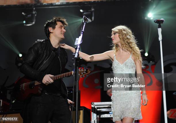 John Mayer and Taylor Swift perform onstage during Z100's Jingle Ball 2009 at Madison Square Garden on December 11, 2009 in New York City.