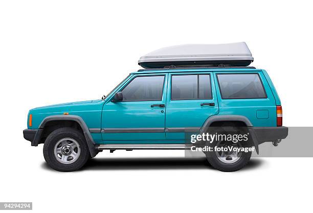 blue suv with clipping paths - van de zijkant stockfoto's en -beelden