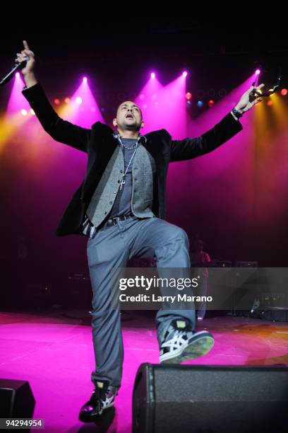 Sean Paul performs at Hard Rock Live! in the Seminole Hard Rock Hotel & Casino on December 11, 2009 in Hollywood, Florida.