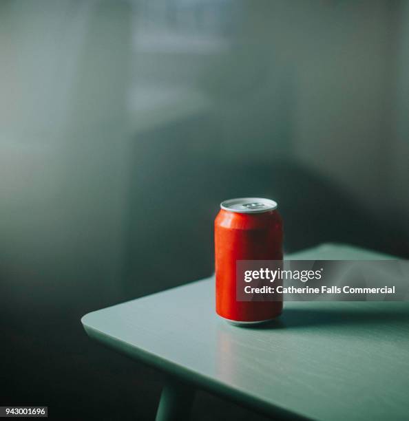 generic, plain, unbranded drink can. - food and drink industry stock-fotos und bilder