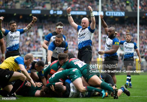 Bath Rugby's Matt Garvey and Beno Obano celebrate after Bath score there first try during the Aviva Premiership match between Bath Rugby and...