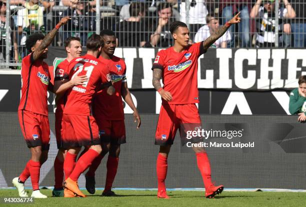 Valentino Lazaro, Vladimir Darida, Marvin Plattenhardt, Salomon Kalou and Davie Selke of Hertha BSC celebrate after scoring the 0:1 during the...