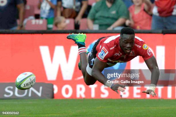 Madosh Tambwe of the Emirates Lions scores during the Super Rugby match between Emirates Lions and DHL Stormers at Emirates Airline Park on April 07,...