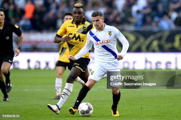 Thierry Ambrose of NAC Breda, Bryan Linssen of Vitesse during the Dutch Eredivisie match between NAC Breda v Vitesse at the Rat Verlegh Stadium on...