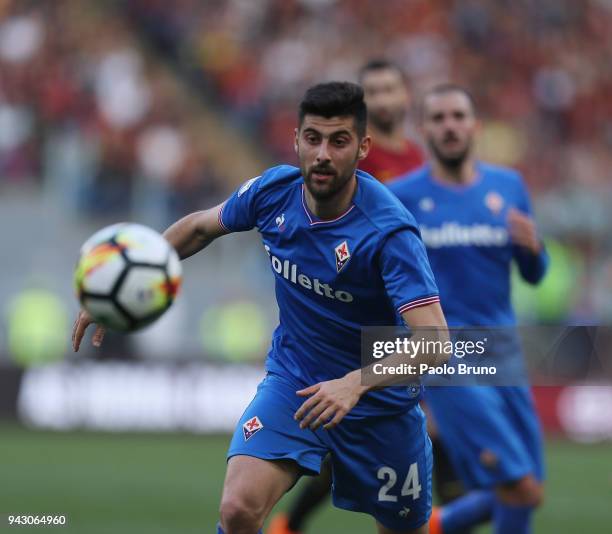 Marco Benassi of ACF Fiorentina in action during the serie A match between AS Roma and ACF Fiorentina at Stadio Olimpico on April 7, 2018 in Rome,...