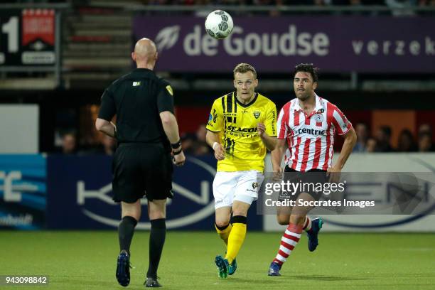 Lennart Thy of VVV Venlo, Sander Fischer of Sparta Rotterdam during the Dutch Eredivisie match between Sparta v VVV-Venlo at the Sparta Stadium Het...