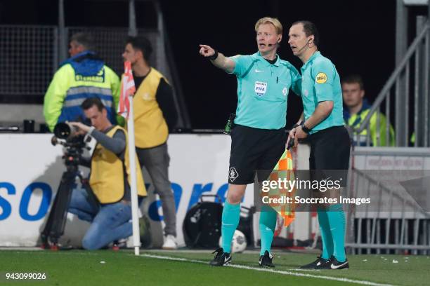 Referee Kevin Blom during the Dutch Eredivisie match between AZ Alkmaar v PSV at the AFAS Stadium on April 7, 2018 in Alkmaar Netherlands