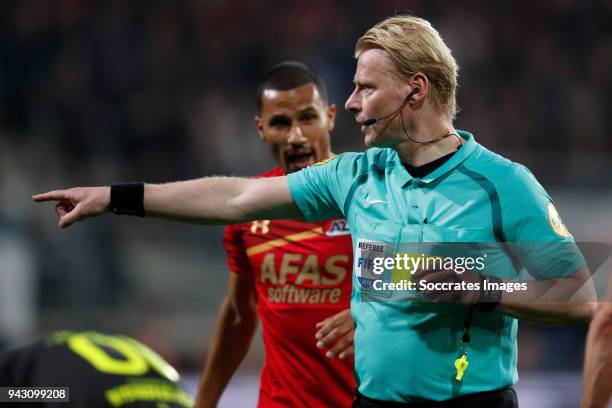 Referee Kevin Blom during the Dutch Eredivisie match between AZ Alkmaar v PSV at the AFAS Stadium on April 7, 2018 in Alkmaar Netherlands