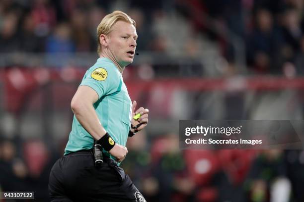 Referee Kevin Blom during the Dutch Eredivisie match between AZ Alkmaar v PSV at the AFAS Stadium on April 7, 2018 in Alkmaar Netherlands