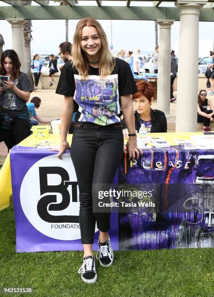 Mollee Gray attends the Los Angeles NEDA Walk on April 7, 2018 in Santa Monica, California.