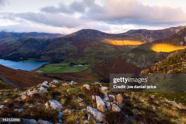 last light at buttermere, lake district, cumbria, england - haystacks lake district stock pictures, royalty-free photos & images