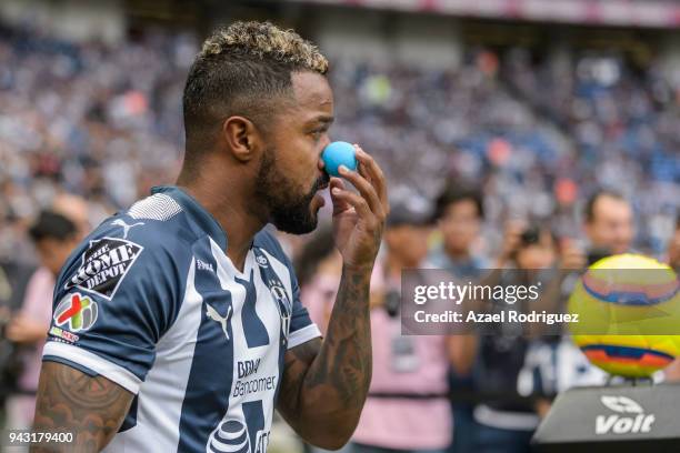 Dorlan Pabon of Monterrey wears a blue nose to create awareness over autism prior the 14th round match between Monterrey and Pumas UNAM as part of...