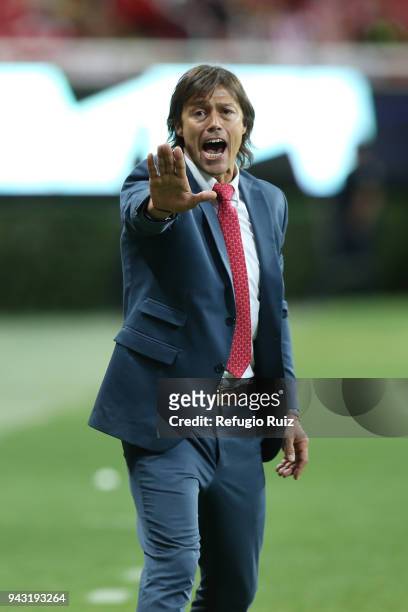 Matias Almeyda, coach of Chivas gives instructions to his players during the 14th round match between Chivas and Veracruz as part of the Torneo...