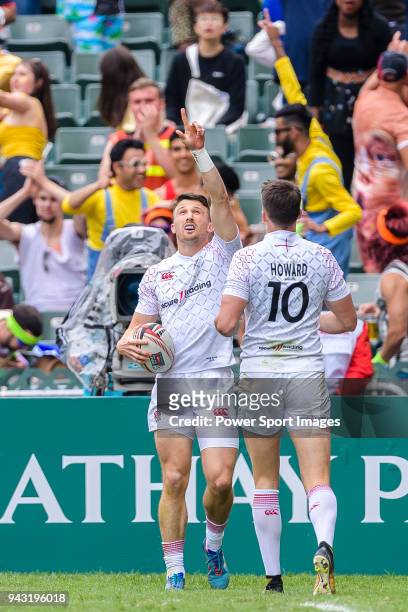 Alex Davis of England celebrates score with Ben Howard of England during the HSBC Hong Kong Sevens 2018 match between South Africa and England on...