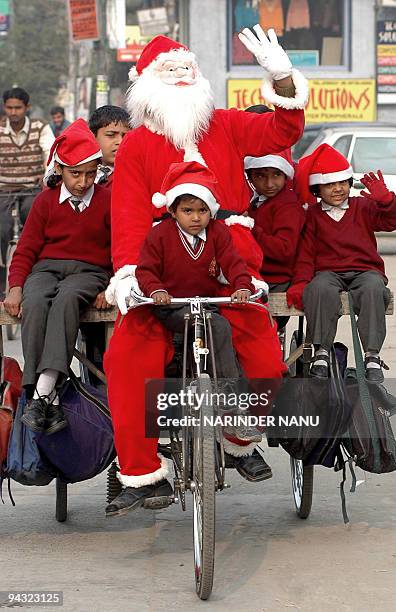School Rickshaw Driver School Rickshaw Photos and Premium High Res Pictures - Getty Images