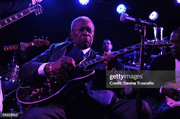 King performs at the grand opening of B.B. Kings Blues Club on December 11, 2009 in Las Vegas, Nevada.