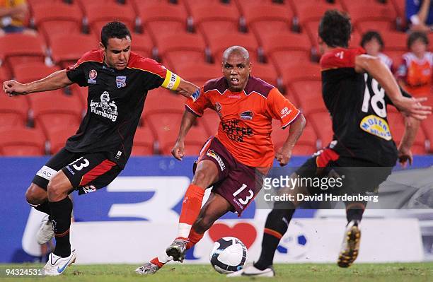 Henrique of the Roar controls the ball during the round 18 A-League match between the Brisbane Roar and Adelaide United at Suncorp Stadium on...