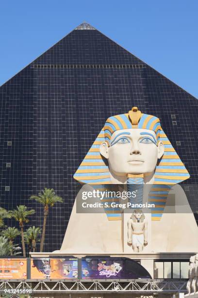 sphinx - luxor las vegas - las vegas pyramid stock pictures, royalty-free photos & images