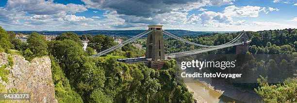 bridge over gorge, bristol, uk - bristol engeland stockfoto's en -beelden