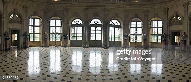 ballroom, reflected - old castle entrance stockfoto's en -beelden