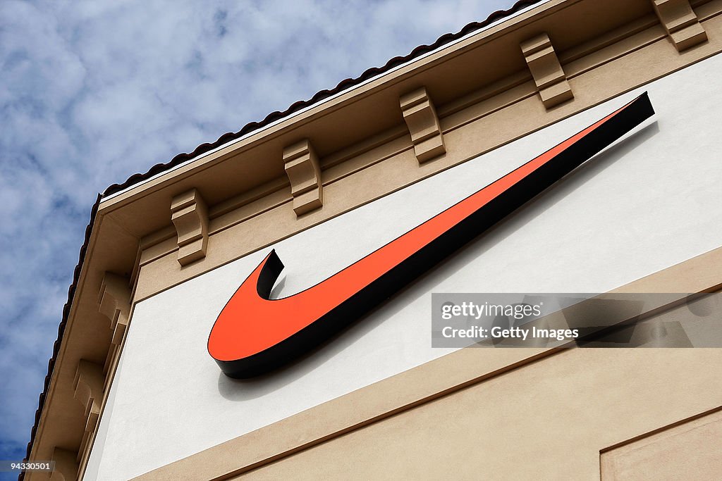 Tiger Woods Announces Indefinite Break From Golf