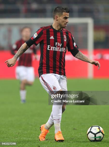 Fernandez Suso of AC Milan in action during the Serie A match between AC Milan and FC Internazionale at Stadio Giuseppe Meazza on April 4, 2018 in...