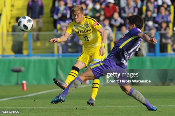 Ryuta Koike of Kashiwa Reysol in action during the J.League J1 match between Kashiwa Reysol and Sanfrecce Hiroshima at Sankyo Frontier Kashiwa...