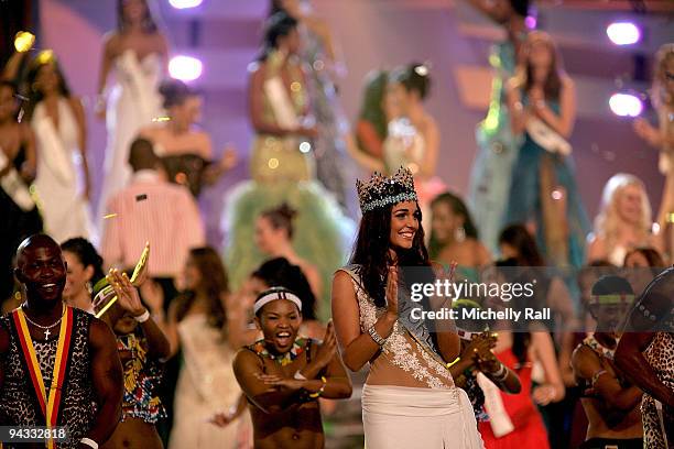 Miss Gibraltar Kaiane Aldorino is crowned Miss World 2009 at Gallagher Convention Centre on December 12, 2009 in Johannesburg, South Africa.