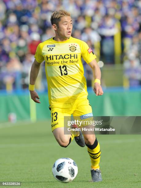 Ryuta Koike of Kashiwa Reysol in action during the J.League J1 match between Kashiwa Reysol and Sanfrecce Hiroshima at Sankyo Frontier Kashiwa...