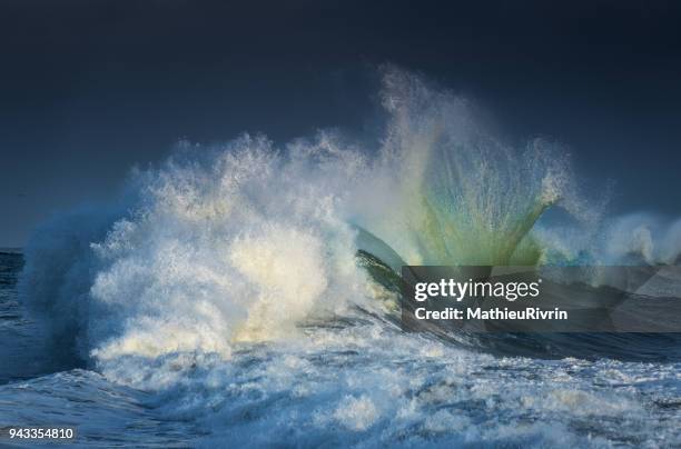 tempête et vagues en bretagne - finistere stock-fotos und bilder