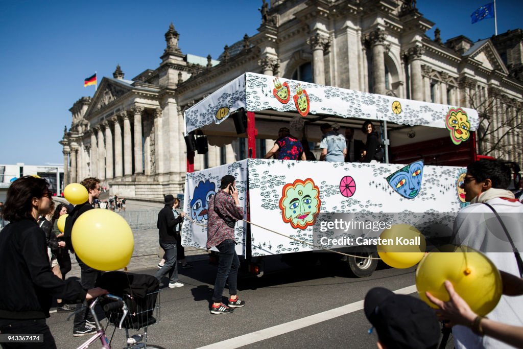 Roma Biennale Marks International Roma Day