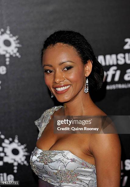 Actress Emelia Burns arrives for the 2009 Samsung Mobile AFI Awards at the Regent Theatre on December 12, 2009 in Melbourne, Australia.