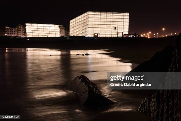 palacio de congresos del kursaal  donostia san sebastián - spain san sebastian imagens e fotografias de stock