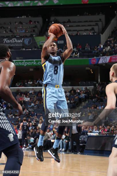 MarShon Brooks of the Memphis Grizzlies shoots the ball against the Detroit Pistons on April 8, 2018 at FedExForum in Memphis, Tennessee. NOTE TO...