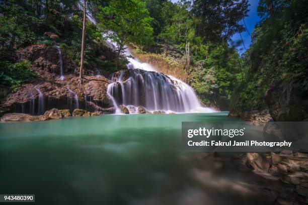 lapopu waterfall in sumba island, indonesia - sumba stock pictures, royalty-free photos & images