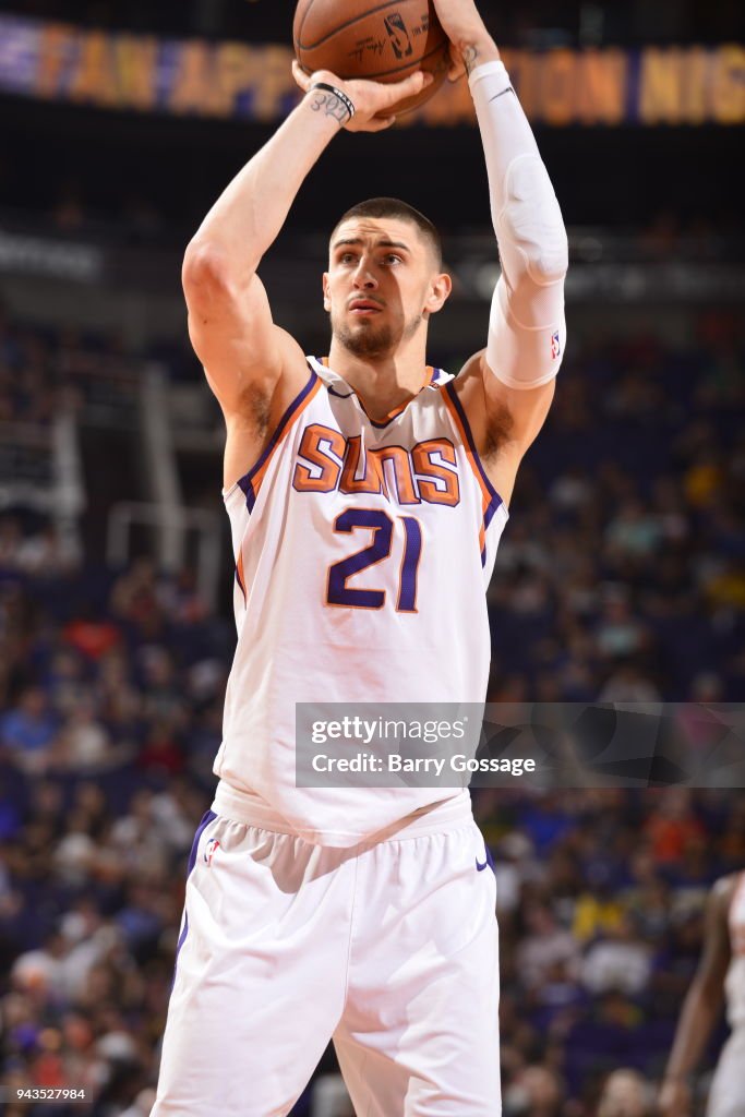 Golden State Warriors v Phoenix Suns