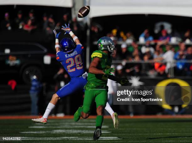 Boise State Broncos safety Kekaula Kaniho intercepts a pass intended for Oregon Ducks wide receiver Charles Nelson in the first half of the 2017 Las...