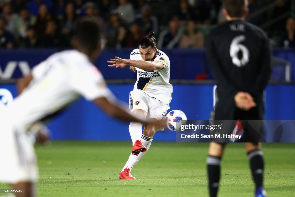 Sporting Kansas City v Los Angeles Galaxy