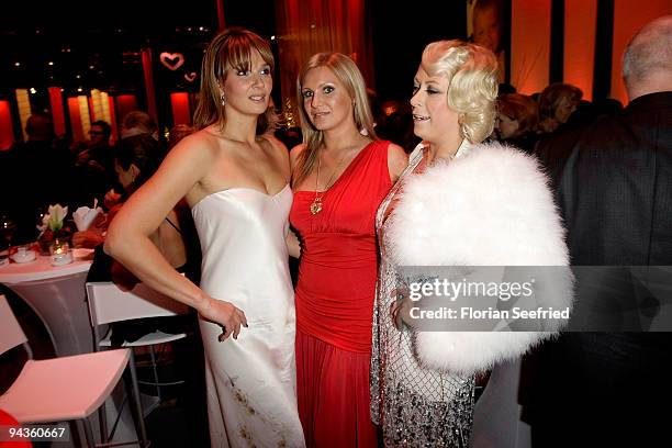 Former swimmer Franziska van Almsick and Magdalena Brzeska and actress Jenny Elvers-Elbertzhagen attend the aftershow party of 'Ein Herz fuer Kinder'...