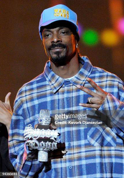 Rapper Snoop Dogg performs onstage during Spike TV's 7th Annual Video Game Awards at the Nokia Event Deck at LA Live on December 12, 2009 in Los...