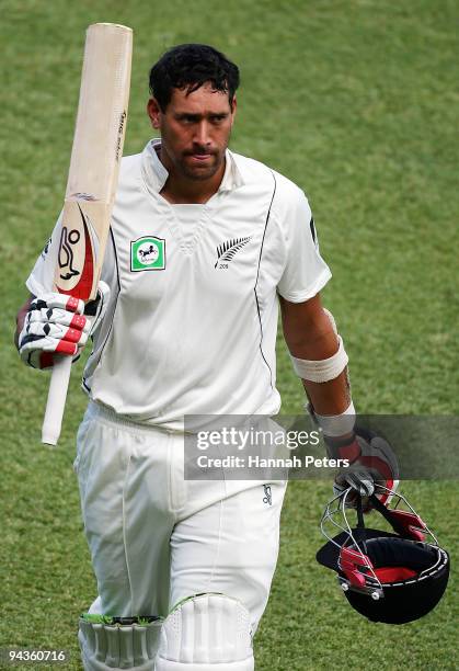 Daryl Tuffey of New Zealand acknowledges the crowd after scoring 80 not out during day three of the Third Test match between New Zealand and Pakistan...