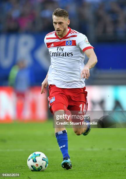 Aaron HuntÊof Hamburg in action during the Bundesliga match between Hamburger SV and FC Schalke 04 at Volksparkstadion on April 7, 2018 in Hamburg,...