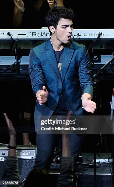 Joe Jonas of the Jonas Brothers performs at Stevie Wonder's House Full of Toys Benefit Concert at Nokia LA Live on December 12, 2009 in Los Angeles,...