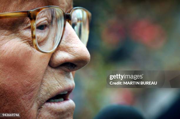 France's far-right Front national party's president and presidential candidate Jean-Marie Le Pen, holds a press point at his house, 17 March 2007 in...