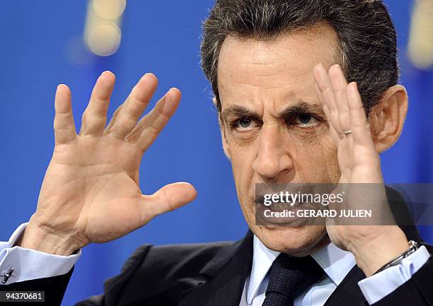 French President Nicolas Sarkozy delivers a speech on economic recovery after a visit at the industrial group CNIM , on December 1, 2009 in La...