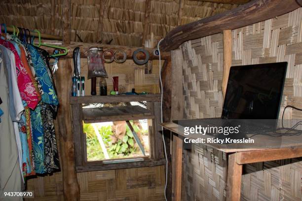laptop in hut - fiji hut stock pictures, royalty-free photos & images