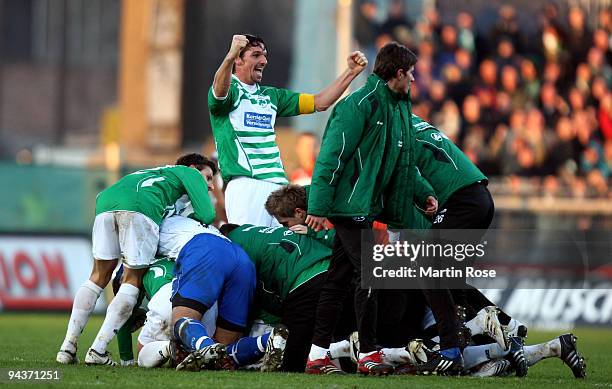 Marino Biliskov of Fuerth celebrates after the Second Bundesliga match between FC St. Pauli and SpVgg Greuther Fuerth at the Millerntor Stadium on...